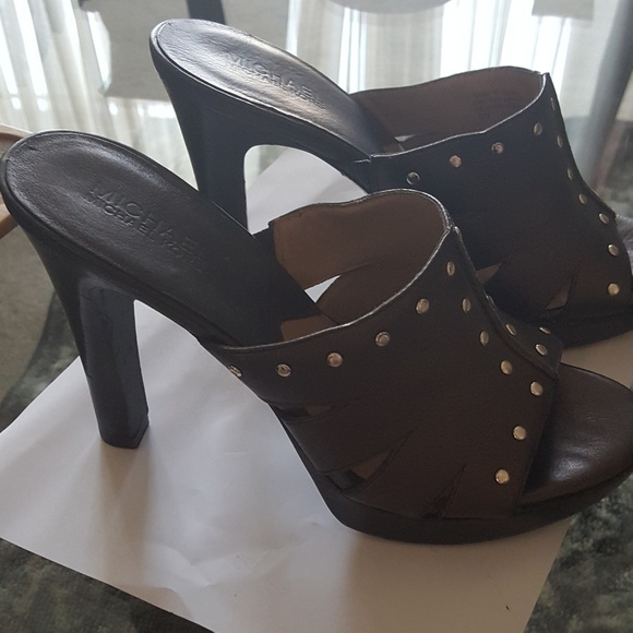 Size 8 Michael kors heels in brown - Picture 2 of 2